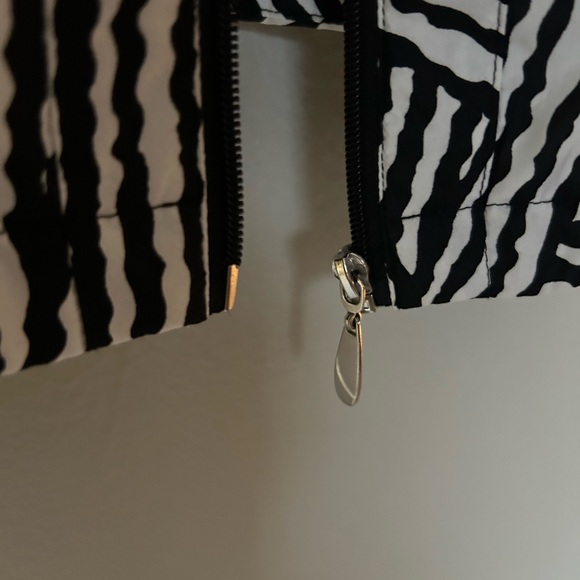 Allison Daley Women's Black & White Full Zip Lined Vest Size M - Picture 5 of 7